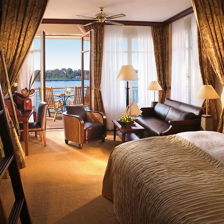 Yachthafenresidenz Hohe Duene Hotel Росток Екстериор снимка Suite