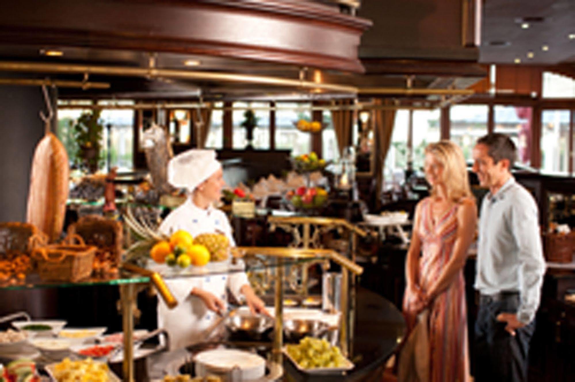 Yachthafenresidenz Hohe Duene Hotel Росток Екстериор снимка The restaurant